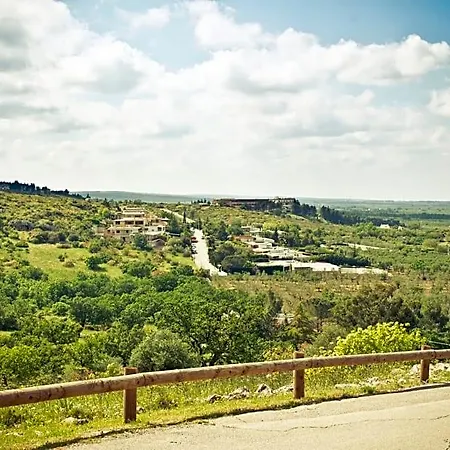 לינה וארוחת בוקר Parco Alta Murgia 4*